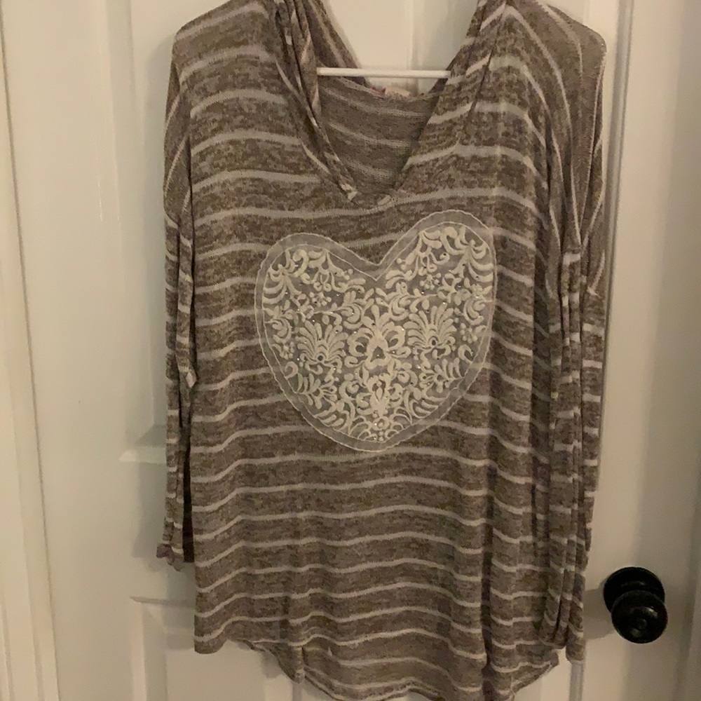 Women’s lightweight pullover